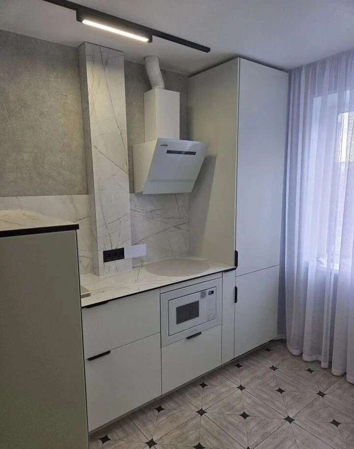Кухонный гарнитур с HPL столешницей